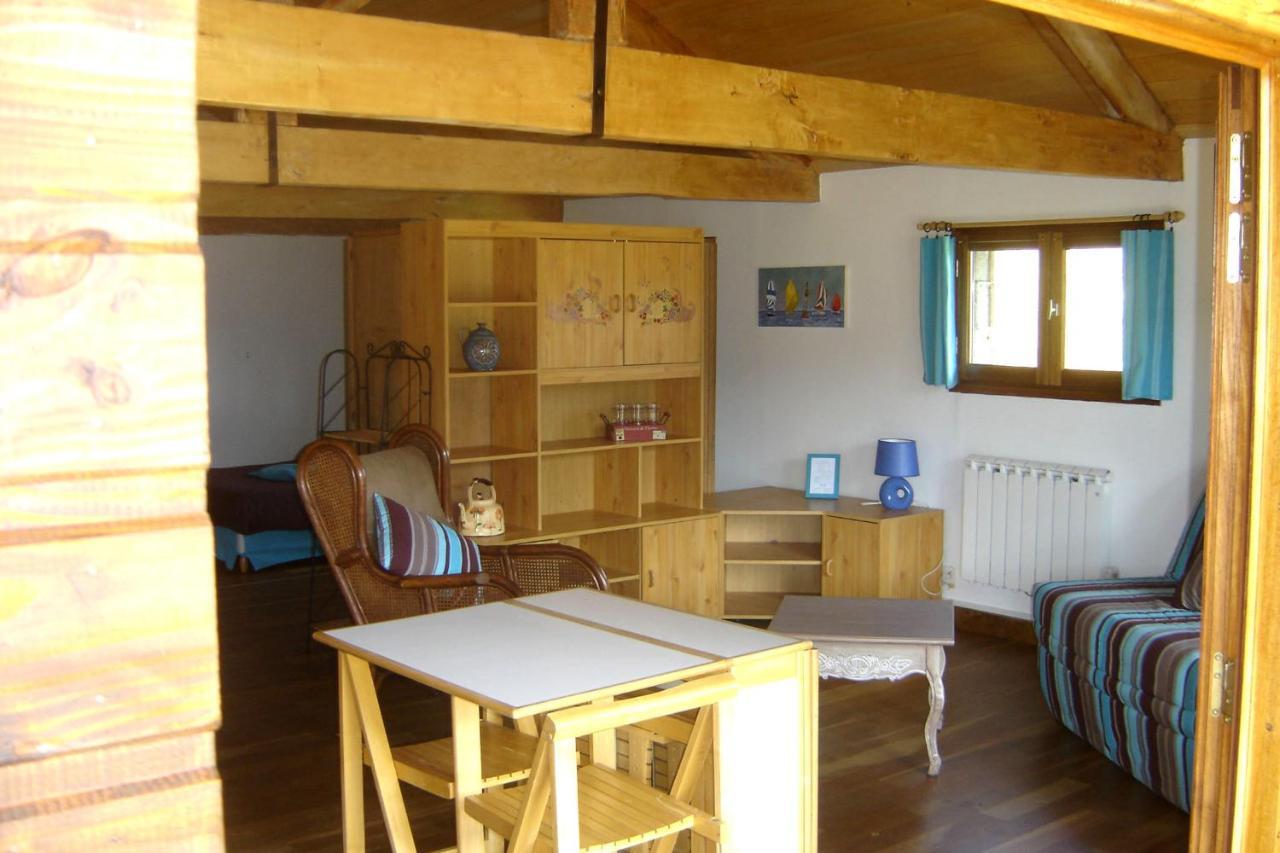Paysannerie Des Versanes - Chambres Et Gite Tour-de-Faure ภายนอก รูปภาพ