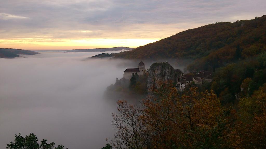 Paysannerie Des Versanes - Chambres Et Gite Tour-de-Faure ภายนอก รูปภาพ