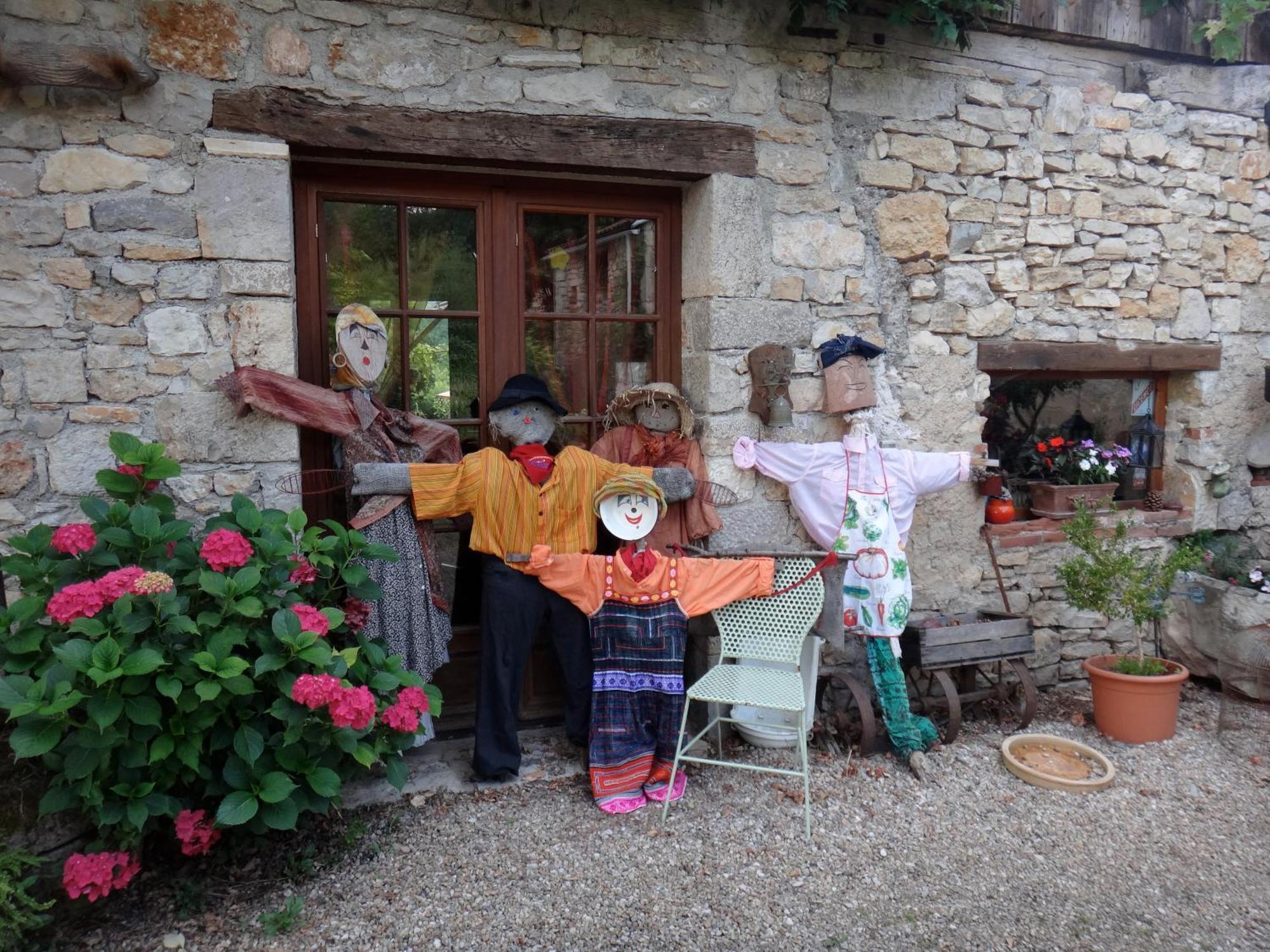 Paysannerie Des Versanes - Chambres Et Gite Tour-de-Faure ภายนอก รูปภาพ