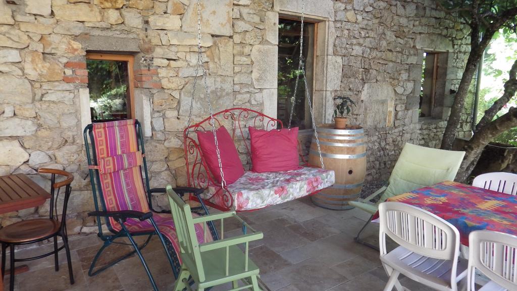 Paysannerie Des Versanes - Chambres Et Gite Tour-de-Faure ภายนอก รูปภาพ